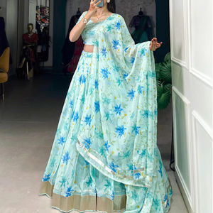 Femmes élégantes Bollywood Designer vêtements ethniques en gros imprimé fleuri lourd Georgette Lehenga Choli ensemble couleurs pastel assorties - Product Image 1