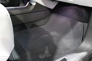 2023 Cadillak Lyriq RWD Debut Edition Sky Cool Grey SUV con compatibilidad Super Cruise de 312 millas de alcance y caja de cambios automática - Product Image 2