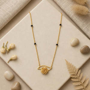 Mangalsutra en or 9 carats à l'éclat floral pour mariage - Product Image 1
