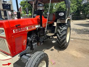 2020 Swaraj 855 FE Tracteur à roues utilisé 4WD 855 FE Roue avec engrenage central et composants moteur, y compris boîte de vitesses Farmtrac - Product Image 4