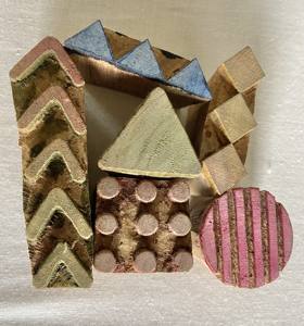 Kit de Sellos de Geometría Tribal Hechos a Mano |   Bloques de Textura Mixtos de Triángulos, Chevron y Círculos para Impresión de Telas - Product Image 1