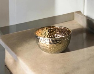 Cuenco para Servir de Oro con Textura Martillada, Ideal para Regalos de Inauguración de Casa, Bodas, Fiestas y Recepciones, Procedente de la India - Product Image 6