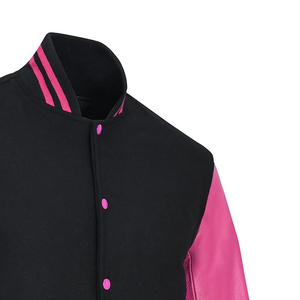Chaqueta Varsity de Edición Limitada con Colaboración de Artistas, Cuerpo de Lana con Estampado Único, Mangas con Arte, Cierre de Broches, para Coleccionistas - Product Image 4