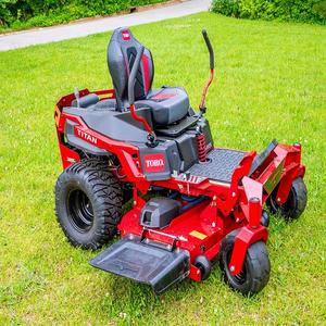 Tracteurs à gazon Toro de qualité supérieure Achetez maintenant avec livraison rapide Parfait pour une entretien efficace de la pelouse à la maison ou à la ferme Vente en gros - Product Image 2