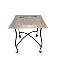 Table d'appoint moderne et élégante en métal Table basse avec finition haut de gamme très décorative Table d'angle avec design marocain pour salon