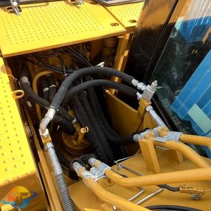 Mini-excavatrice Caterpillar CAT315 d'occasion, matériel lourd à vendre, poids opérationnel de 7 tonnes, composants principaux : moteur, boîte de vitesses, engrenages - Product Image 3