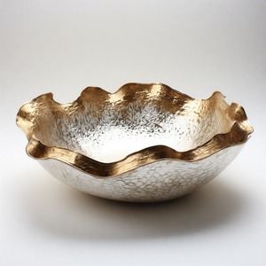 Cuenco para servir Monarch Bloom, cuenco artesanal, vajilla de lujo hecha a mano para un comedor elegante y un encanto atemporal de mesa - Product Image 1