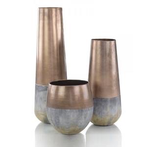 Juego de 2 Jarrones de Diseño en Latón con Acabado Plateado, Estilo Contemporáneo para Centros de Mesa en Eventos y Decoración de Salas de Estar, de la India - Product Image 6