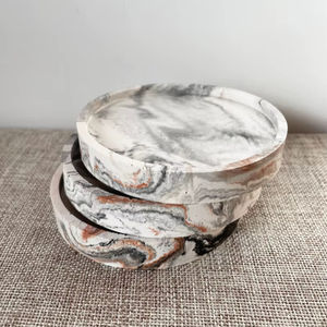 Sous-verre en marbre Jesmonite fait à la main, porte-savon rond et plateau à bibelots - Product Image 1