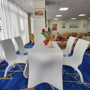 Contreplaqué de peuplier de premier choix, épaisseur 12-15-18-21 mm, pour intérieur, avec des caractéristiques lisses, imperméables et antidérapantes, provenant d'une usine au Vietnam - Product Image 1