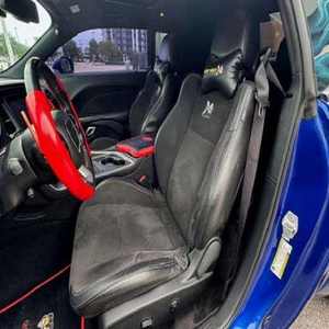 Challenger R/T SC-AT Pack 2024 IMPECABLE, Volante a la Derecha, Emisión EURO IV, 1-25000 Millas, 250-300 CV, Neumáticos R17, Listo para Enviar - Product Image 5