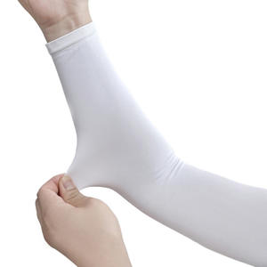 Manchons de golf rafraîchissants et anti-UV Volvik Aqua X – Manchons de golf rafraîchissants Aqua X avec protection UV, respirants et extensibles - Product Image 4