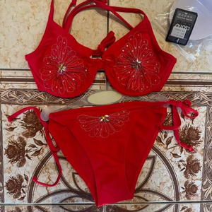 Nuevo diseño, vestido sexy personalizado para la playa, conjunto de bikini de playa con cuentas audaces, listo para usar, sensualidad - Product Image 1