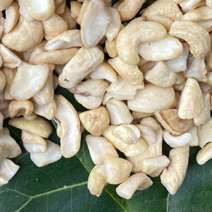 Anacardos crudos de mejor calidad, anacardos en Camerún, anacardos al por mayor exportados a Dubái, UE y Oriente Medio - Product Image 1