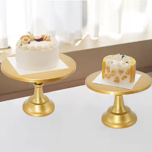 Soportes de pastel de Metal de tres niveles dorados clásicos para decoración de bodas Precio al por mayor Soporte de pastel elegante para fiestas y eventos - Product Image 6