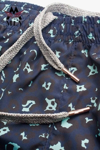 Shorts da bordo con stampa a punto di Design all'ingrosso con coulisse da uomo ad asciugatura rapida Casual costumi da bagno - Product Image 4