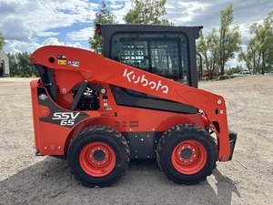 Chargeuse compacte Kubota SSV65 2024-Puissance compacte, levage vertical et performance à usage intensif - Product Image 6
