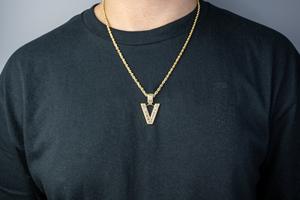 Iced Out 925 Sterling Silver Moissanite Initial 'V' Pendentif Design Personnalisé Nom Initiale Pendentif Hip Hop Bijoux Cadeau Pour Lui-Elle - Product Image 5