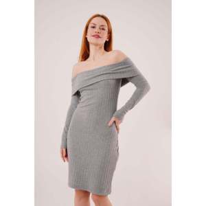 Vestido Midi de Punto Acanalado con Cuello Madonna para Mujer, Color Gris - Cómodo y Elegante Vestido de Manga Larga para Otoño - Product Image 3