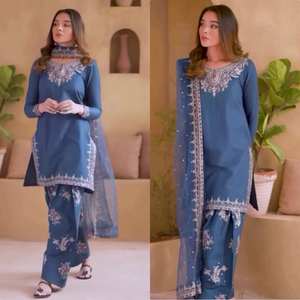 RADHE EXPORTS lance un nouveau haut en crêpe naturel pur, moderne et à séchage rapide, pour les fêtes, avec un ensemble palazzo et dupatta. - Product Image 3