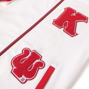 Chaqueta Deportiva Personalizada de Lana de la Fraternidad Kapa Alpha Psi, Roja y Blanca |   Chaqueta Deportiva Griega con Logotipos Bordados - Product Image 5