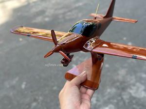 Modèle d'avion en bois de Bristell en acajou, artisanat du Vietnam, modèle d'avion en bois à l'échelle pour cadeau, fabriqué au Vietnam - Product Image 3