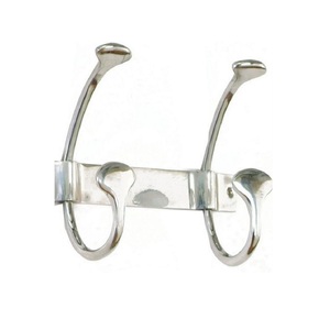 Double crochet en métal de couleur argentée avec finition polie miroir, parfait pour la décoration de la cuisine et de la salle de bain. - Product Image 1