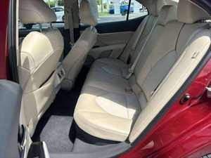 โตโยต้า แคมรี่ ไฮบริด XLE ซีดาน 2.5 ลิตร มือสองรับรองคุณภาพ - Product Image 2