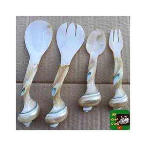 Cuchara de concha de primera calidad diseñada a partir de concha madre de perla Ideal para servir caviar en ocasiones gastronómicas sofisticadas - Product Image 4