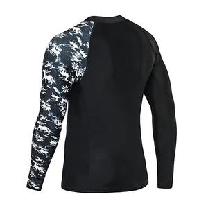 Rashguard de entrenamiento MMA personalizado | Tela de LICRA/poliéster | Media manga | Respetuoso con el medio ambiente | Logotipo del equipo disponible | Hombre - Product Image 3
