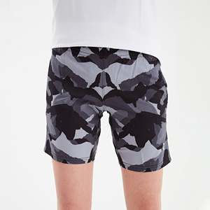 Shorts graphiques confortables style pantalon en charbon de bois pour femmes - Product Image 2