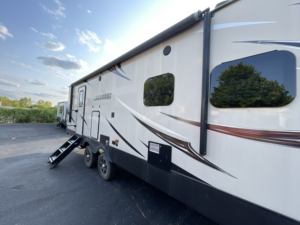 OFERTA PROMOCIONAL: Remolque de Viaje Usado Prime Time RV LaCrosse 2911RB, Años 2019 y 2020 - Product Image 2