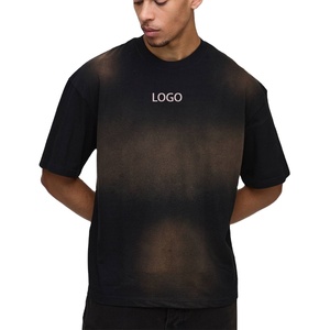 Camiseta Oversize de Hombre con Hombros Caídos y Corte Cuadrado, Estilo Vintage, con Logotipo Personalizado y Estampado DTG, Negra con Efecto Desgastado - Product Image 1