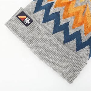 Bonnets tricotés personnalisés 2025, usine OEM, chapeaux d'hiver chauds, acrylique doux, impression en relief, broderie de logo, unisexe, mode, couvre-chef - Product Image 3