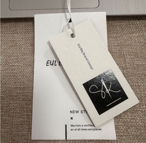 Etiqueta de precio colgante de papel personalizada para prendas de vestir - Product Image 2