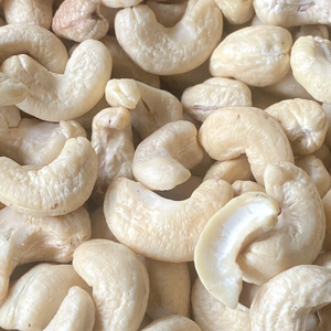 TrAsiated Factory Raw Cashew <b>Nuts</b> WW180, WW240, WW320 SANTIGO Cashew <b>Nuts</b> W320 Cashew <b>Nuts</b> Customized Packing - Product Image 1