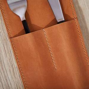 Organisateur de vaisselle en cuir fait main élégant porte-couverts pour fournitures de restaurant LYR-0036 - Product Image 4