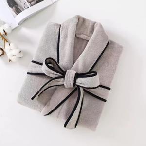 เสื้อคลุมอาบน้ำผ้าฝ้ายหนาสีขาว100% สำหรับผู้หญิงชุดนอนสปาสุดหรู5ดาวพร้อมโลโก้ - Product Image 6