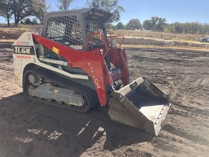 Chargeuse compacte sur chenilles Takeuchi TL6R avec moteur diesel Kubota, hydraulique d'origine, boîte de vitesses PLC et roulement de moteur haute performance - Product Image 2