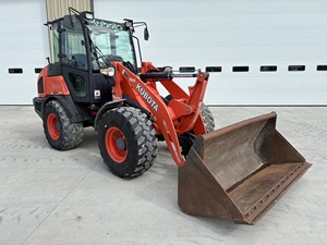 Chargeuse compacte Kubota diesel, mini-chargeuse sur pneus, neuve ou d'occasion, mini-chargeuse-pelleteuse, chargeuse sur chenilles diesel ASV PLC haute capacité - Product Image 2