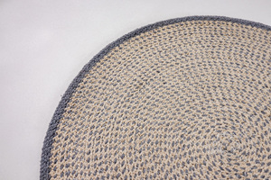 Vente en gros de napperon rond en jute écologique, idéal pour les tables naturelles et rustiques. - Product Image 4