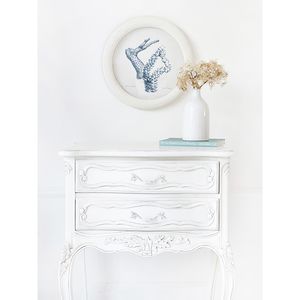 โต๊ะข้างเตียงไม้เนื้อแข็งหรูหราสไตล์ฝรั่งเศส Nayra Velvet - Product Image 4