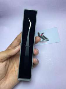 Pince à épiler d'extension de cils de volume de pointe de fibre noire mate antistatique de vente en gros avec la boîte faite à notre dextérité - Product Image 2