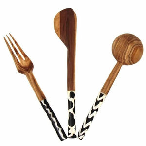 Ensemble de couverts en bois classiques faits à la main avec design élégant Ensemble de 3 ustensiles de couverts parfaits pour les mariages et le dîner - Product Image 1