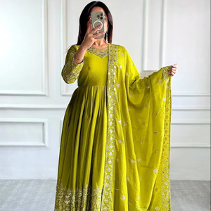 Robe de soirée de créateur-Pent Dupatta - Product Image 1