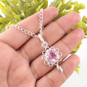 Colgante de Plata de Ley 925 con Morganita en Corte Corazón y Bisel Floral Ornamentado, Gema Rosa, Pieza de Collar - Product Image 1