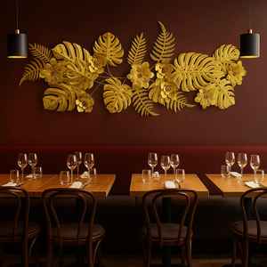 Art mural artisanal en métal doré avec feuilles et fleurs | Grand panneau décoratif pour les intérieurs de salon, d'hôtel et de hall - Product Image 4