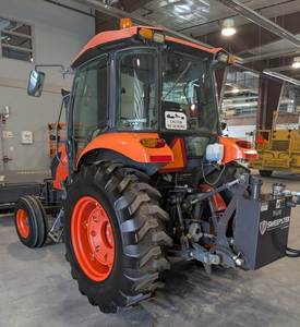 รถแทรกเตอร์คูโบต้า M6060 ปี 2016: ความแข็งแกร่งที่กะทัดรัดพร้อมประสิทธิภาพการทำงานในทุกสภาพพื้นที่ที่เชื่อถือได้ - Product Image 5