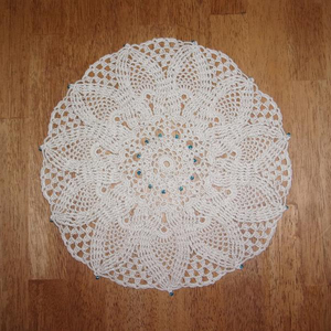 Sous-verres tendance en laine crochetée blanc cassé, faits à la main en Inde pour Diwali et Noël - SN HANDICRAFTS - Product Image 4