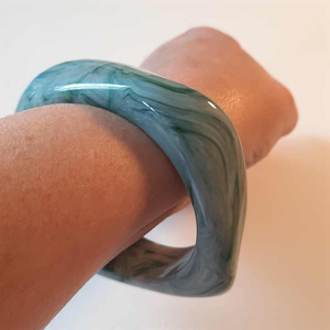 Bracelets en résine acrylique carrée à motif marbre de style européen et américain, les plus vendus pour femmes, en provenance d'Inde - Product Image 3